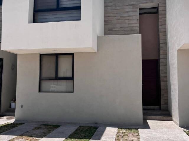#004 - Casa para Venta en San Luis Potosí - SP
