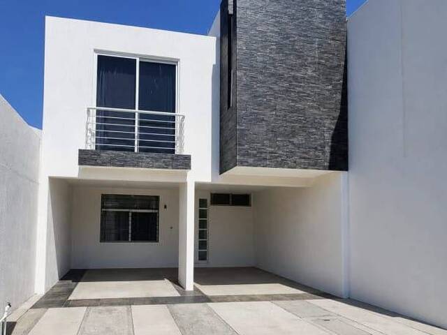 #014 - Casa para Renta en San Luis Potosí - SP